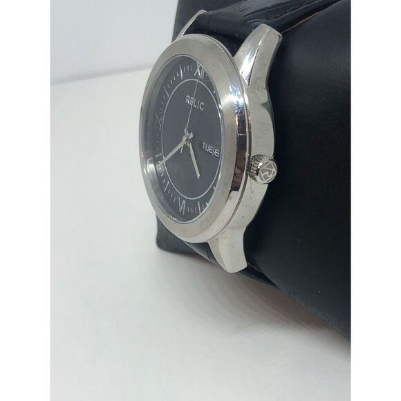 Relic ZR77267 Men's Black Leather Analog Black Dial Quartz Genuine Watch HO184 - Picture 2 of 9